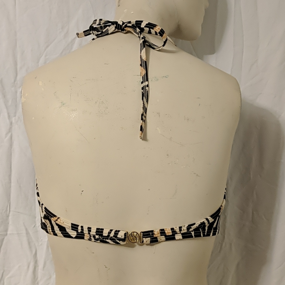 ✨5/$25✨ Victoria's Secret tiger stripe bikini top - Picture 4 of 7